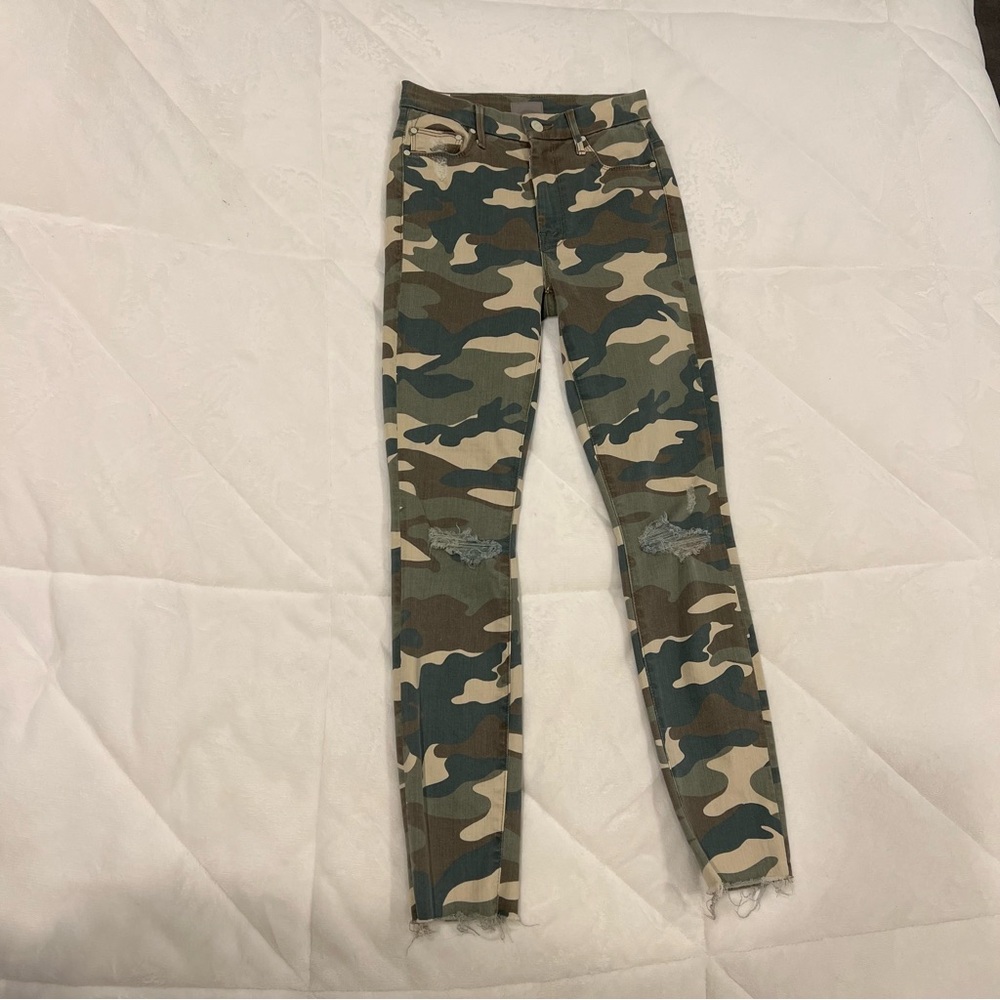 Mother Jeans Looker Ankle Fray 23